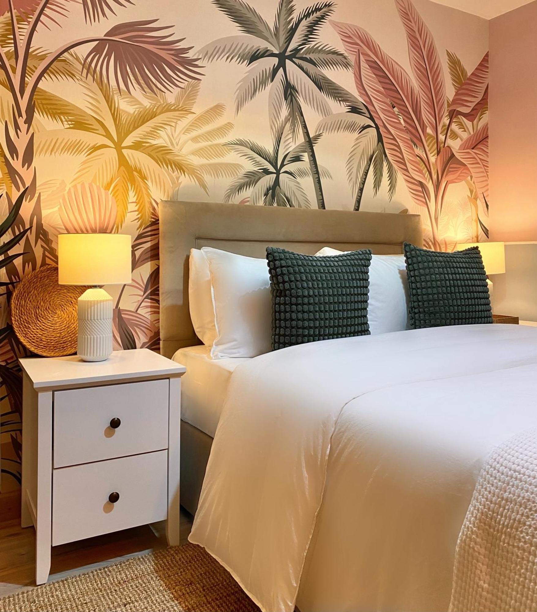 Blush Jungle - Homestay Dublin Exterior photo